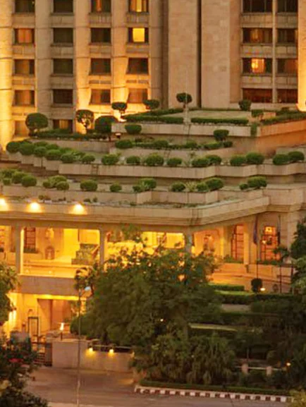 Independent Call Girls in Hotel Golden Oasis Delhi